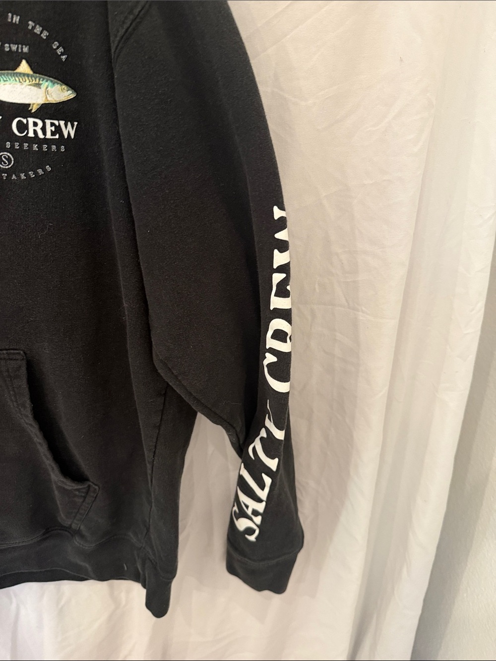 Salty Crew Black Hoodie with Fish Graphic medium - Picture 3 of 4